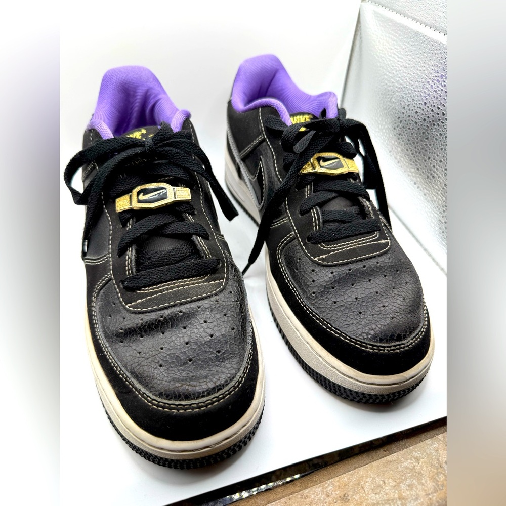 Authentic Nike Air Force 1 One Low 07 LV8 World Champ Shoes W8.5 7Y Black Purple